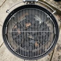 Grille de barbecue nettoyée
